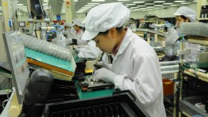 CEO tuyển 12 nữ đơn hàng sản xuất bảng điều khiển in tại Kagoshima